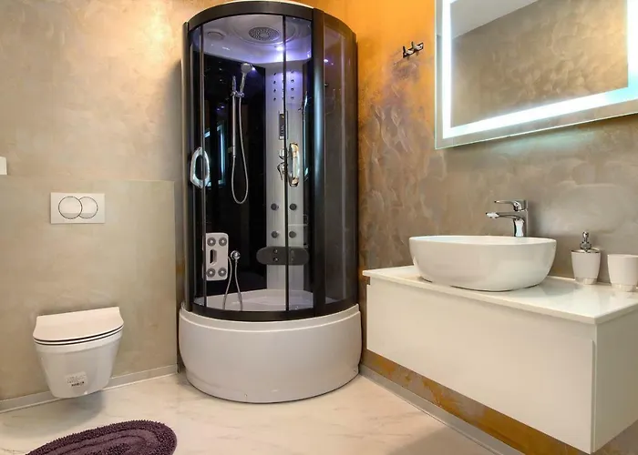 Amazing Sandra With Pool Near The Beach, Extra Pool Heating Available - Wiibuk * Medulin