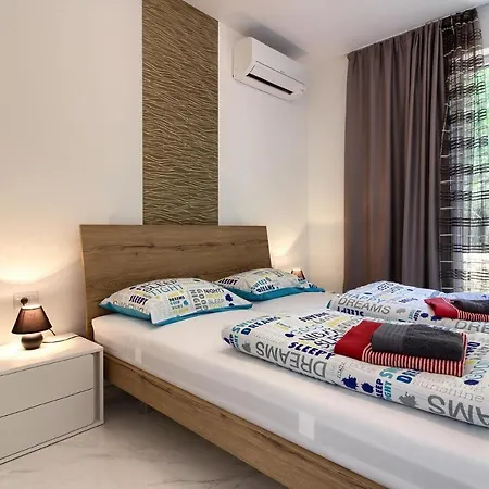 Amazing Sandra With Pool Near The Beach, Extra Pool Heating Available - Wiibuk *