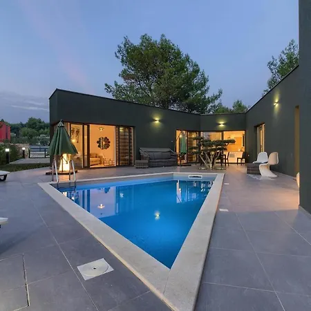 Amazing Sandra With Pool Near The Beach, Extra Pool Heating Available - Wiibuk *