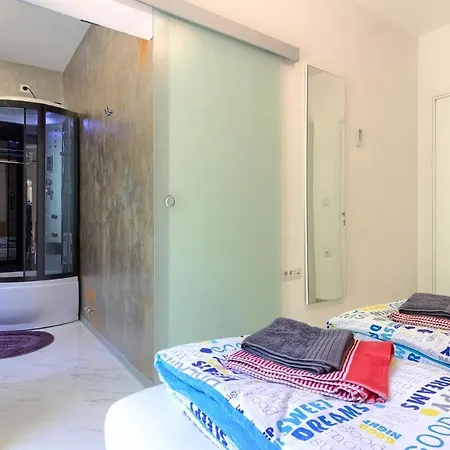 Amazing Sandra With Pool Near The Beach, Extra Pool Heating Available - Wiibuk Вилла Медулин