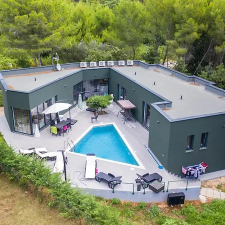 Amazing Sandra With Pool Near The Beach, Extra Pool Heating Available - Wiibuk *