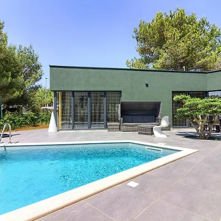 Amazing Sandra With Pool Near The Beach, Extra Pool Heating Available - Wiibuk *