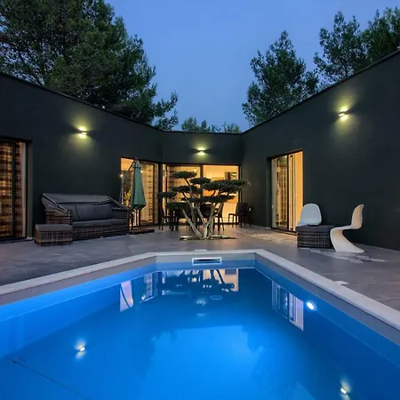 Amazing Sandra With Pool Near The Beach, Extra Pool Heating Available - Wiibuk