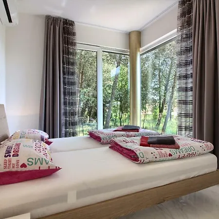 Amazing Sandra With Pool Near The Beach, Extra Pool Heating Available - Wiibuk * Медулин