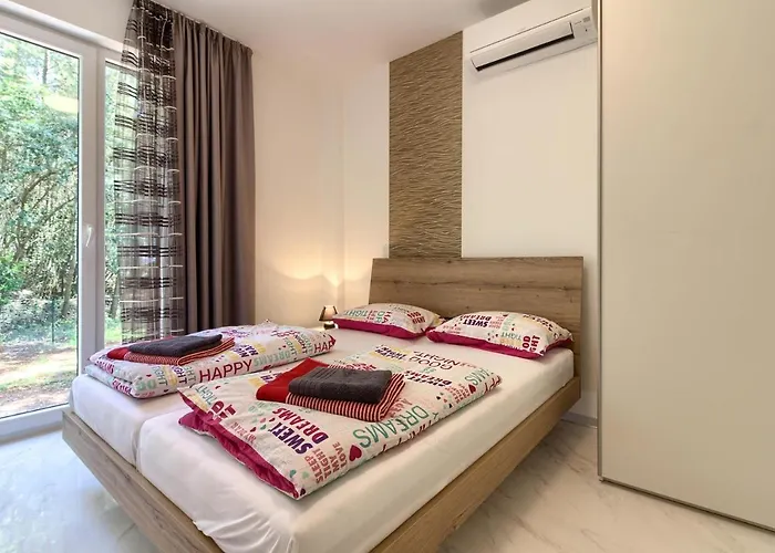 Amazing Sandra With Pool Near The Beach, Extra Pool Heating Available - Wiibuk