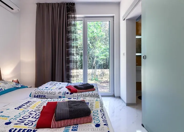 Villa Amazing Sandra With Pool Near The Beach, Extra Pool Heating Available - Wiibuk
