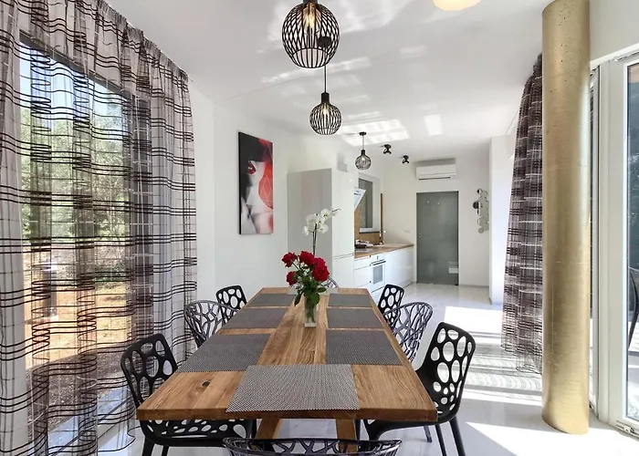 Amazing Sandra With Pool Near The Beach, Extra Pool Heating Available - Wiibuk *